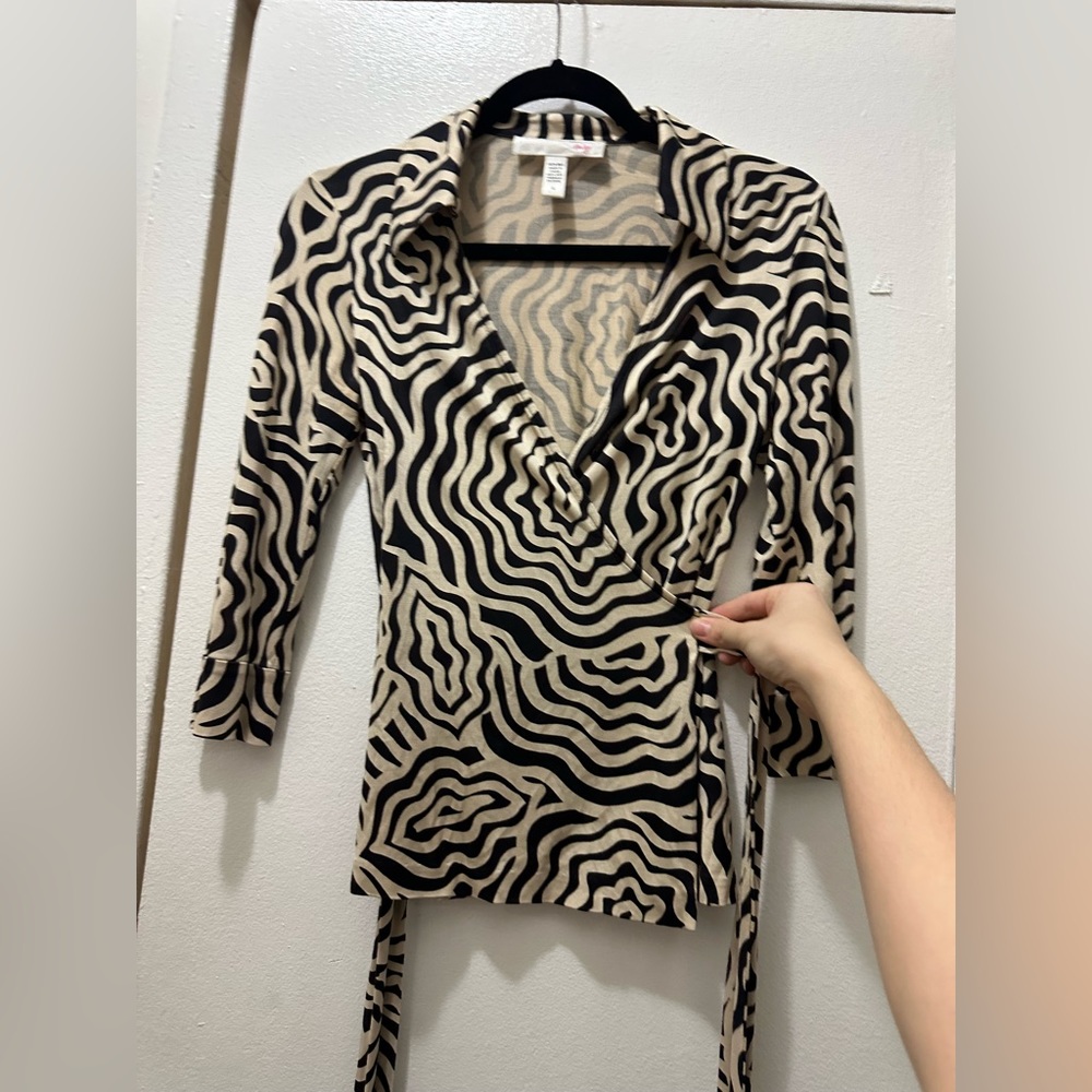 Funky vintage DVF wrap top